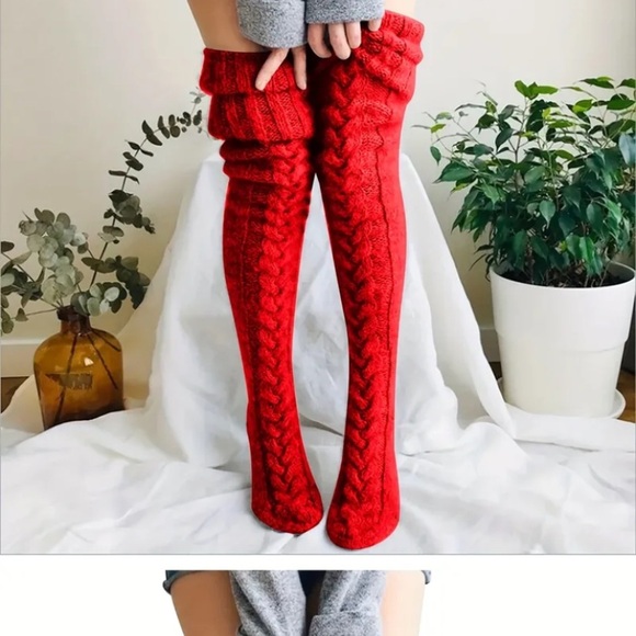 Knee Highs! Perfect Socks cozy, sexy perfec. The wardrobe is lit - Picture 4 of 6